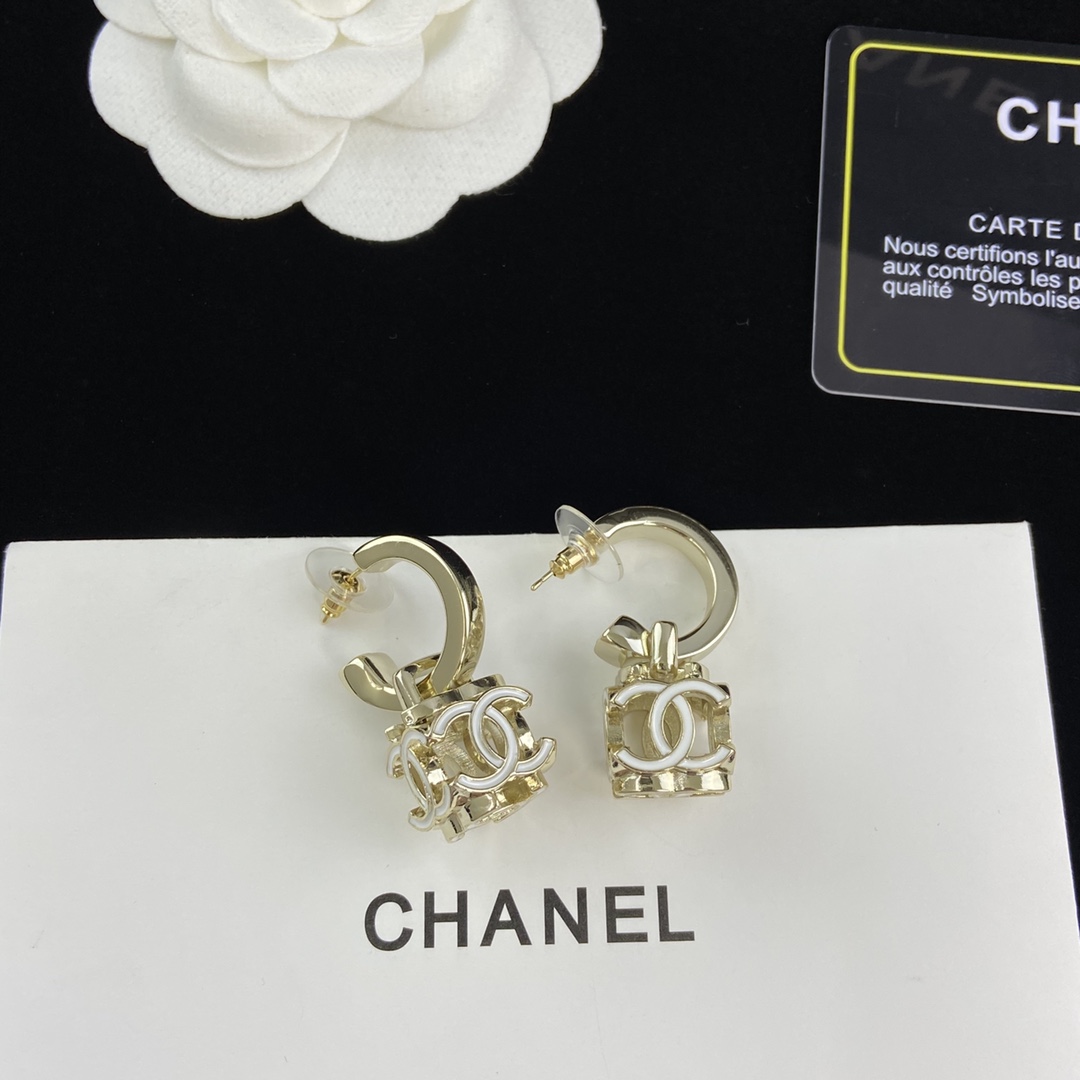 TOP CHANEL Necklace Bracelet Earrings Set