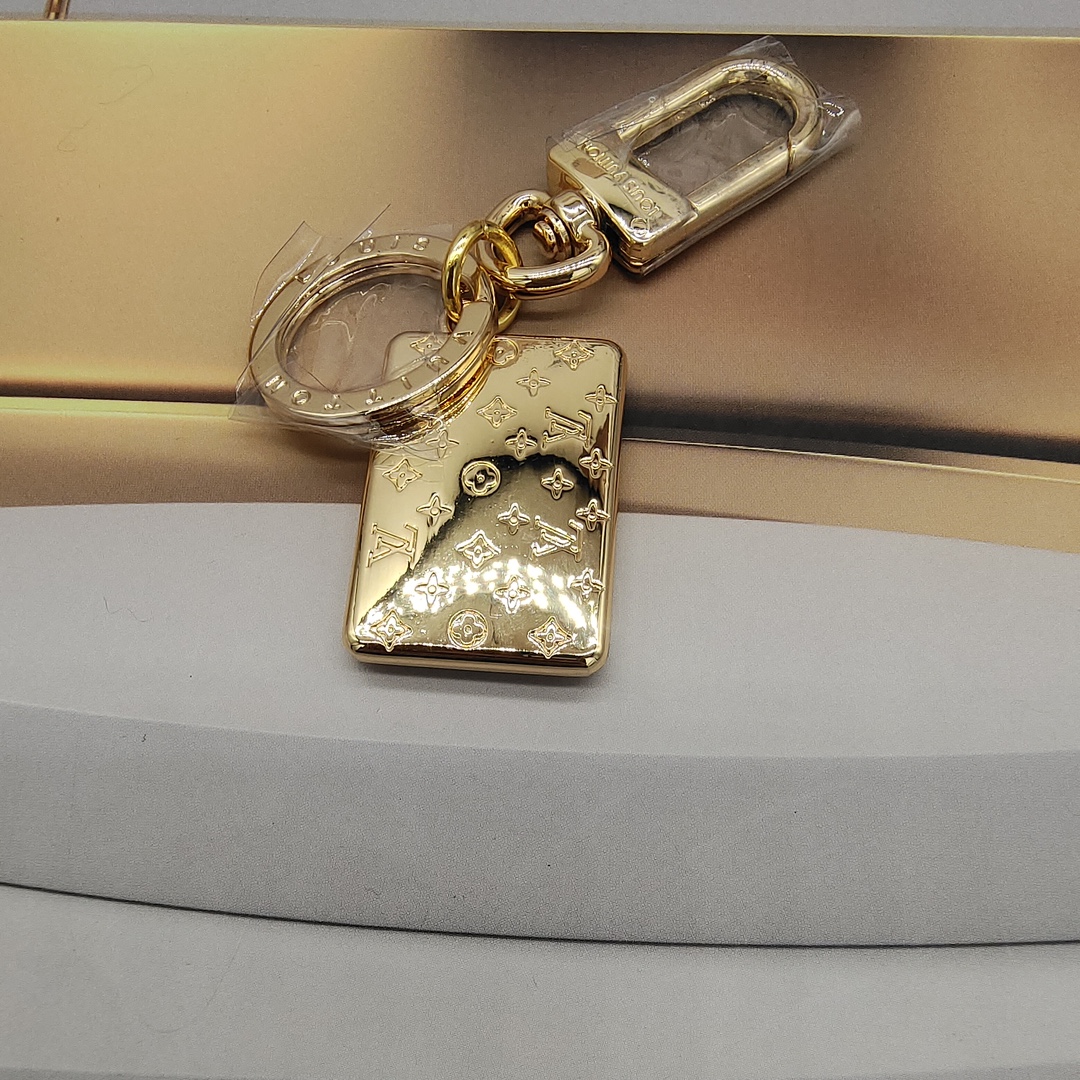 TOP Louis Vuitton LV  Key Chain-Gold