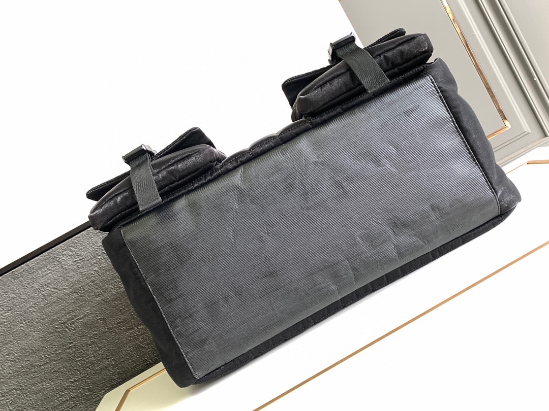 TOP CHANEL Silk Satin Material Handbags - Black