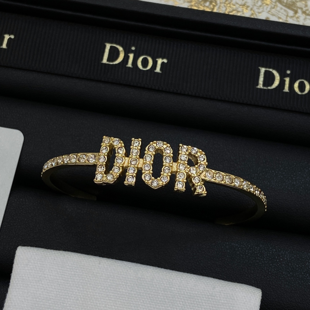 TOP Christian Dior Bracelet - 2 Colors