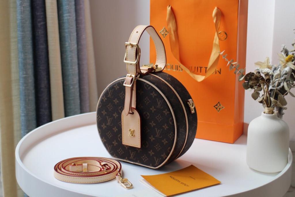 TOP Louis Vuitton LV £L*V Monogram Petit Boite Chapeau 17.5x16.5x7.5cm- Cream Leather