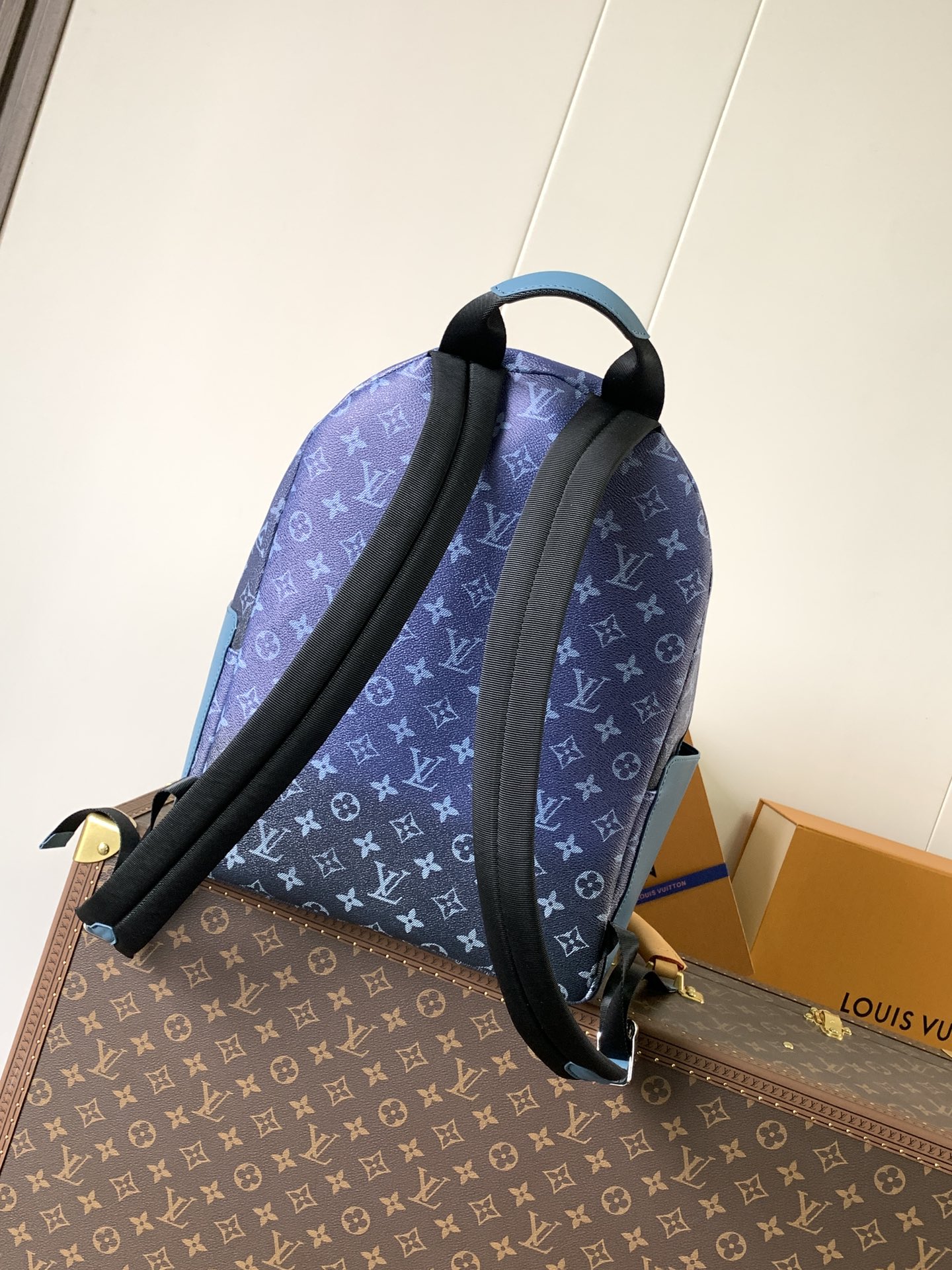TOP Louis Vuitton LV Discovery Backpack Monogram Eclipse Canvas 29x38x20cm - Blue