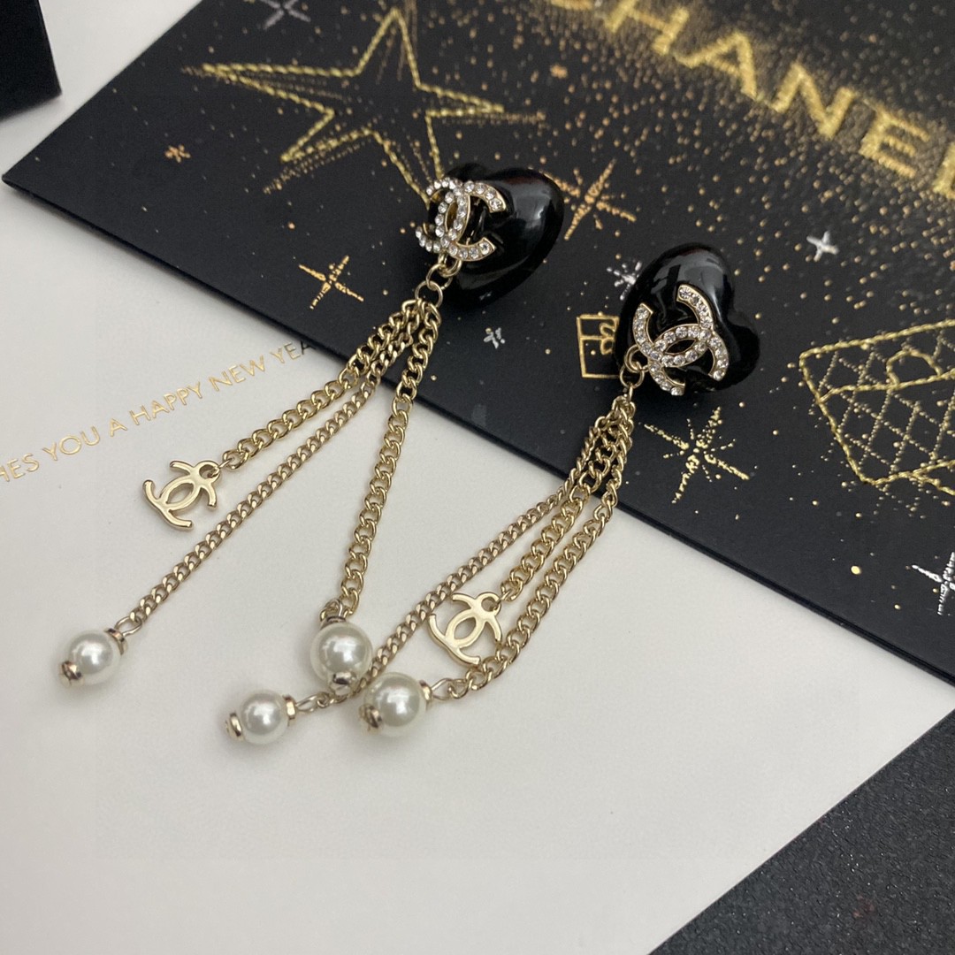 TOP CHANEL Double C Diamond Tassel Pearl Earrings - Gold