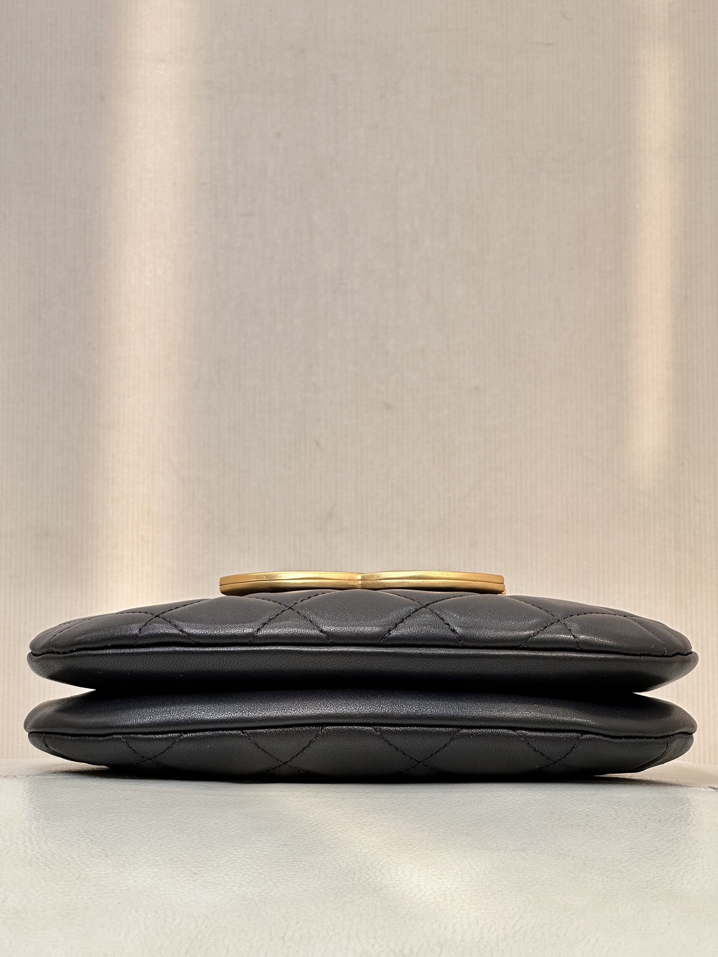 TOP CHANEL Retro Metal LOGO Leather Rhombus Bag 21×14×5cm - GHW&Black