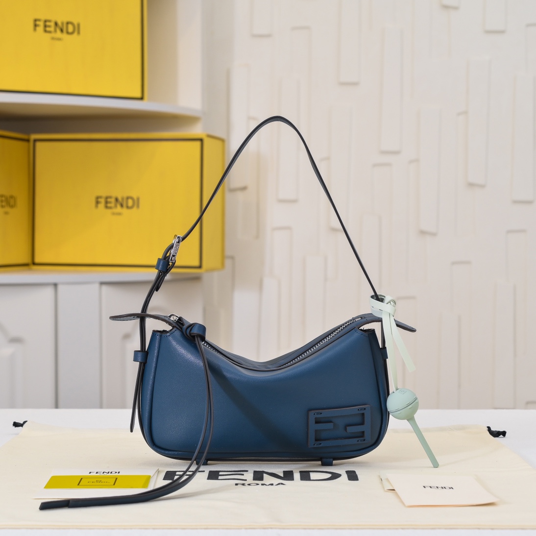 TOP FENDI Simply Fendi Shoulder Bag 22×13×4.5CM -Blue