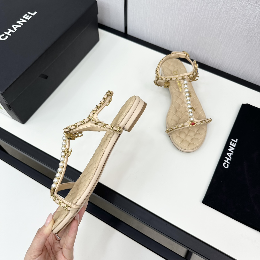 TOP CHANEL Sandals with Chains and Pearls - 3 Color
