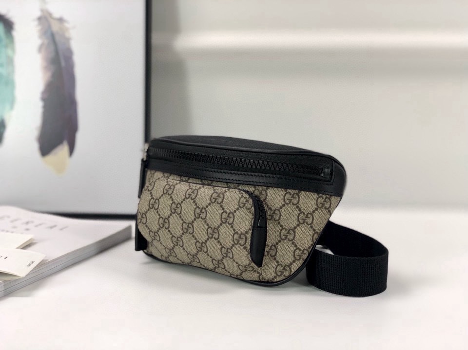 TOP GUCCI Embossed Belt Bag 23x11.4x7.6cm - Black