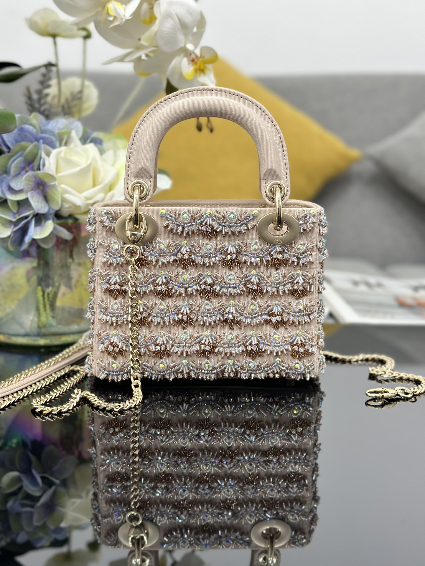 TOP Christian Dior Embroidery with Diamonds Bags 17×15×7cm - Beige