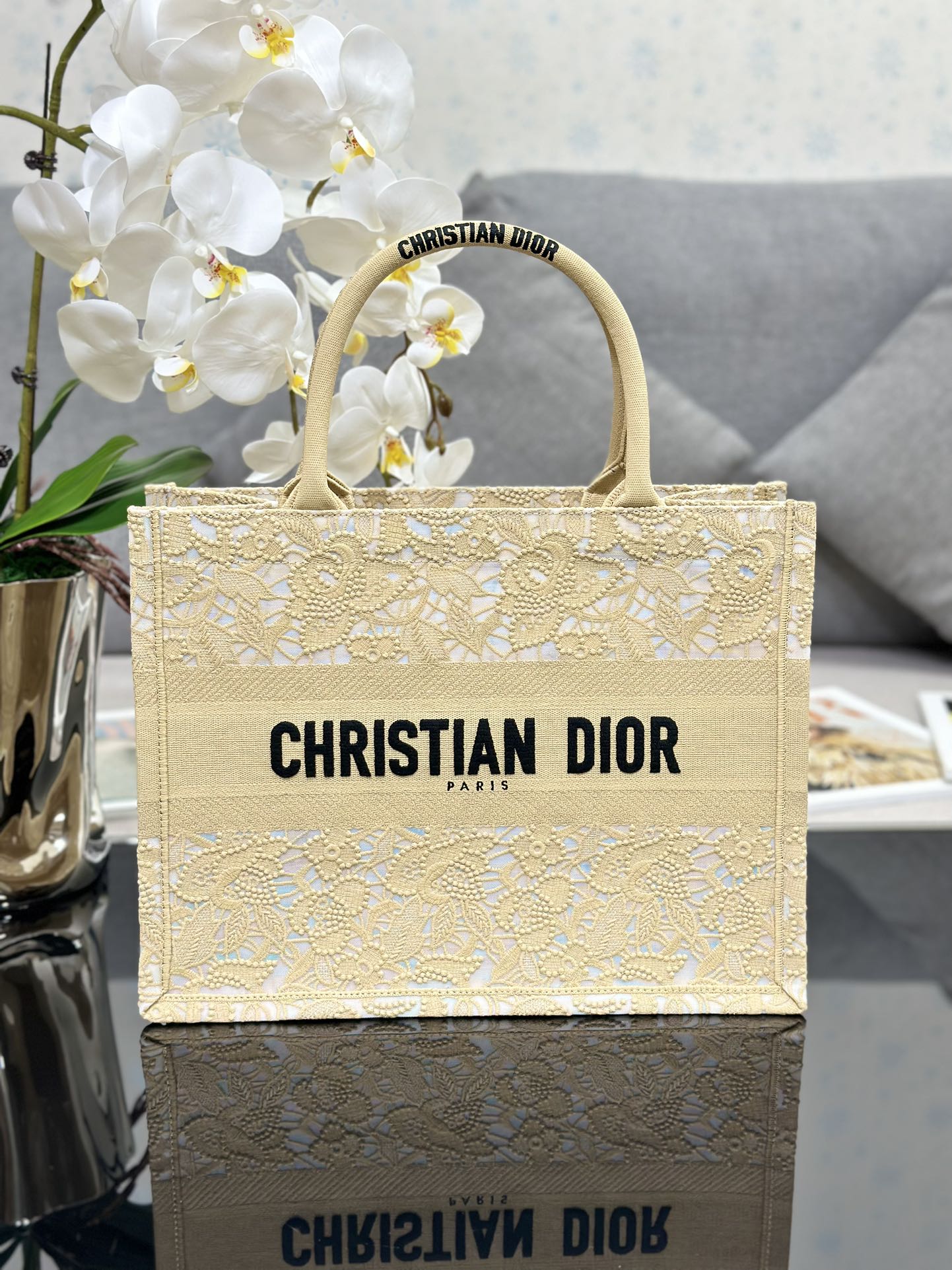 TOP Christian Dior Medium Lace D-Lace Macramé Pattern Embroidery Book Tote Bags 36x27.5x16.5cm