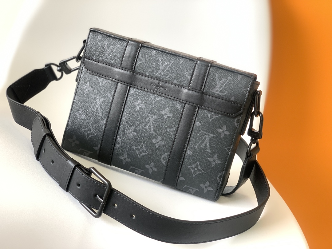 TOP Louis Vuitton LV Trunk Monogram Eclipse Bag - Black