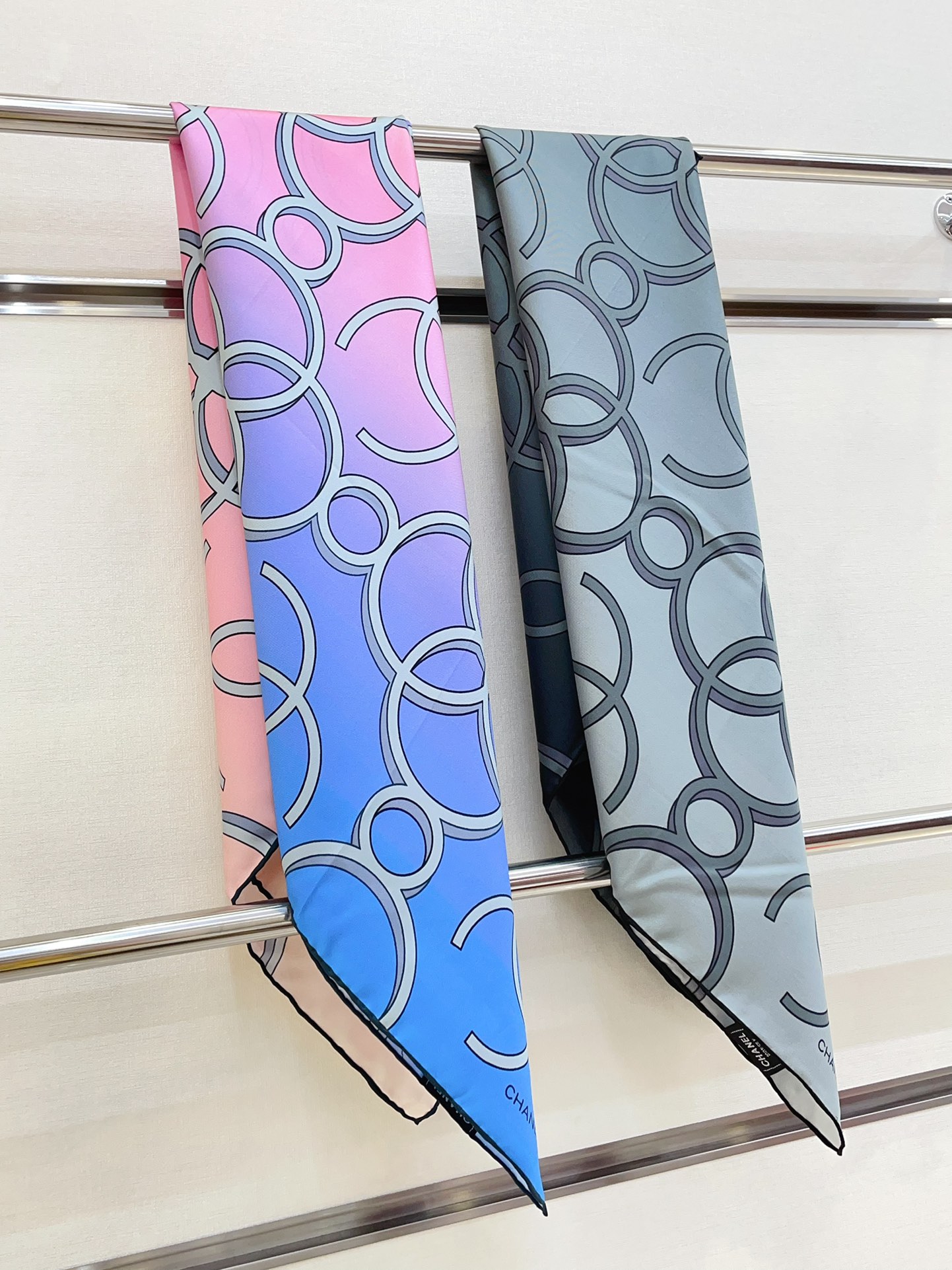 TOP CHANEL Silk Scarf 90 x 90 cm-2 Colors