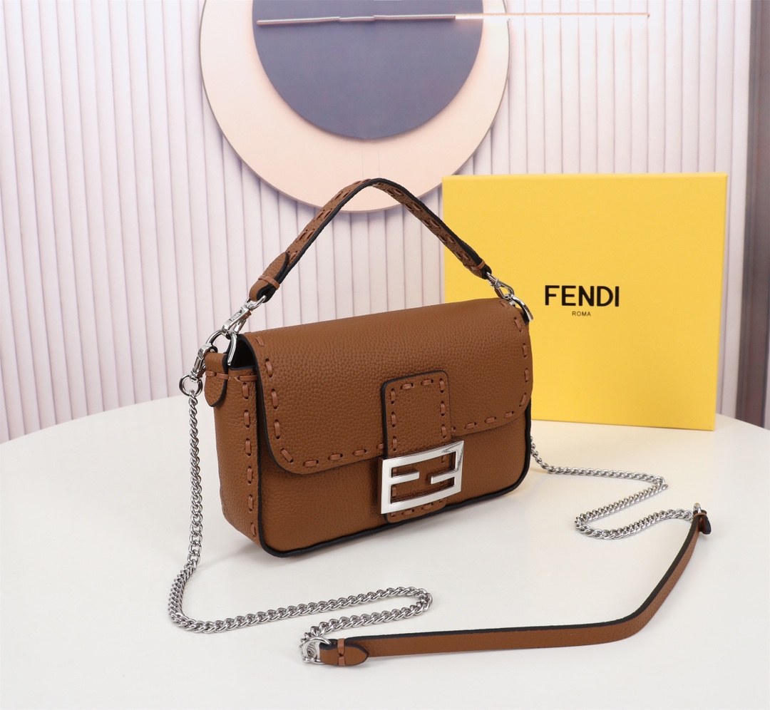 TOP FENDI Baguette FF Bag 20x13x5cm - Brown