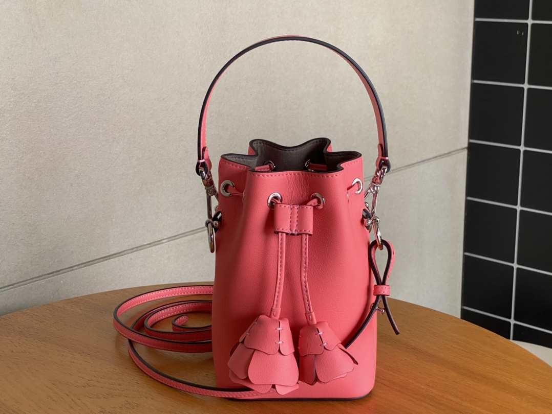 TOP FENDI Mon Tresor Bucket Bag 18x12x10cm - Red