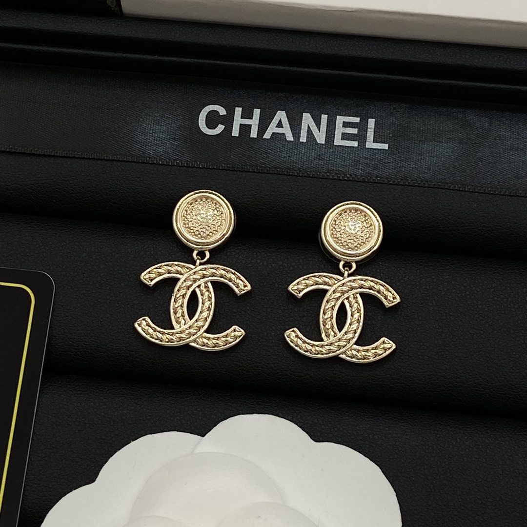 TOP CHANEL Earrings -  Gold