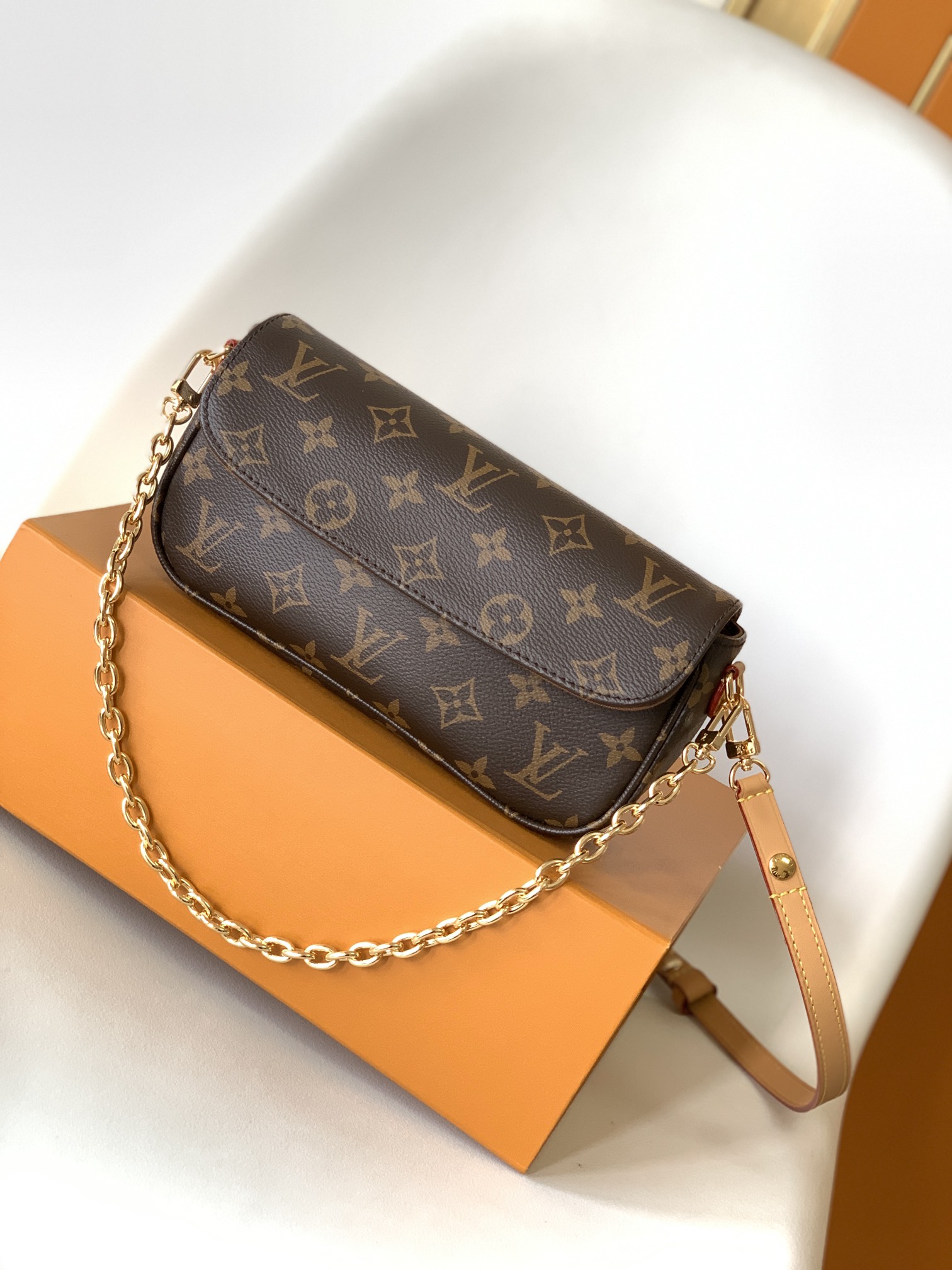 TOP Louis Vuitton LV Sac Recoleta Monogram Canvas Wallet 23.5 x 12 x 4.3 cm- Brown