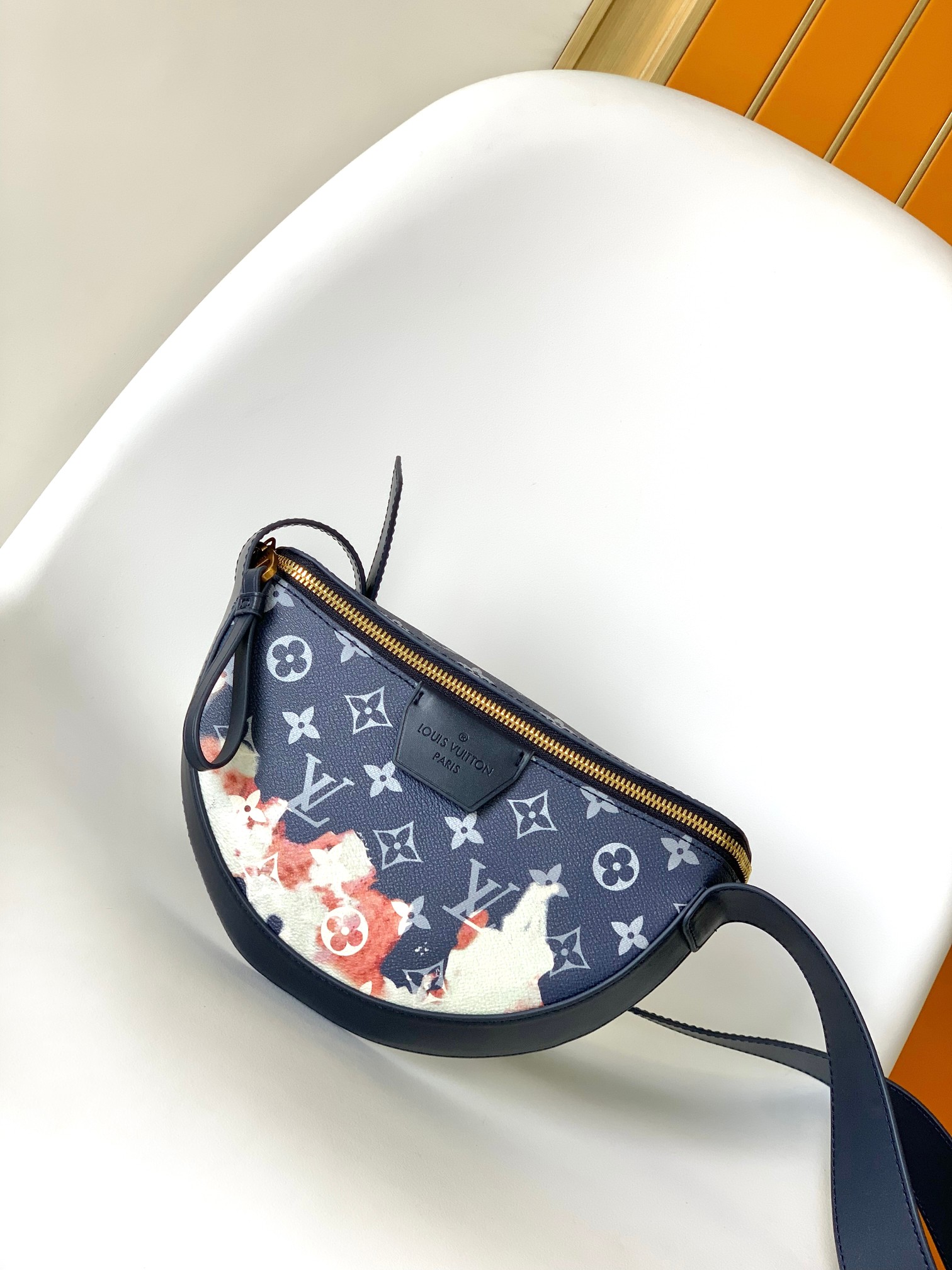 TOP Louis Vuitton LV Moon Crossbody  Bag 24.5 x 16.0 x 4.5 CM- Blue