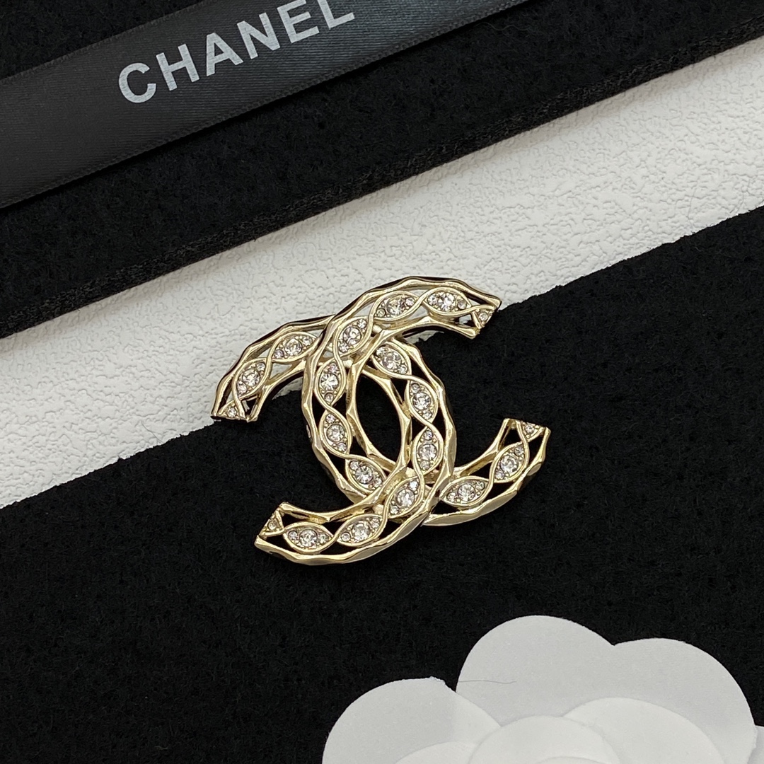 TOP CHANEL CC Brooch - Gold