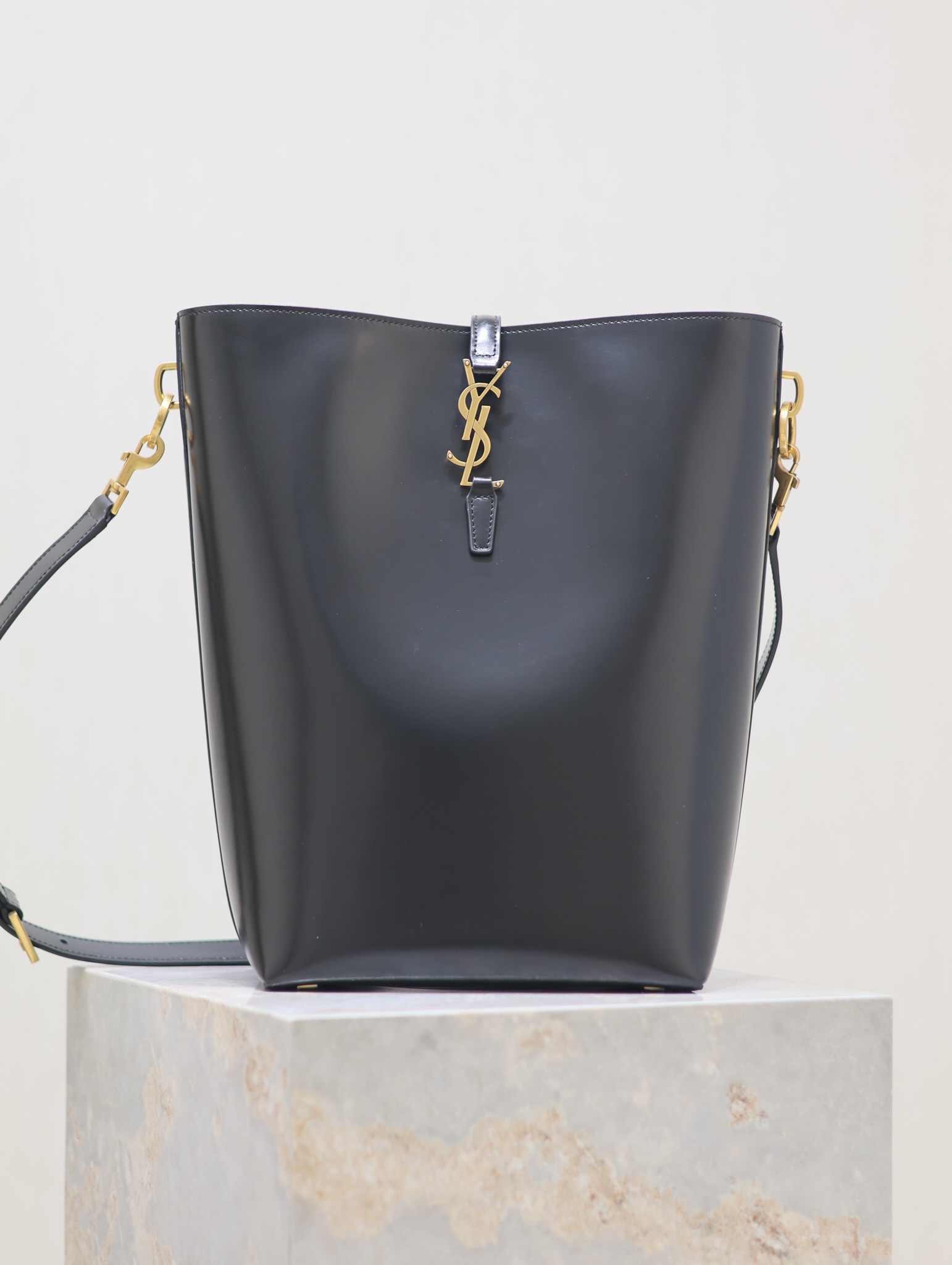 TOP Yves Saint Laurent YSL Le 5A7 Shoulder Bag 32×21×16cm - Black&GHW