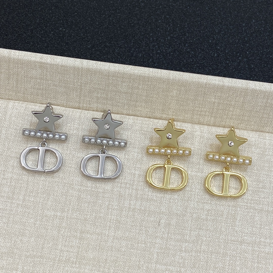 TOP Christian Dior Star Shape Earrings - 2 Color
