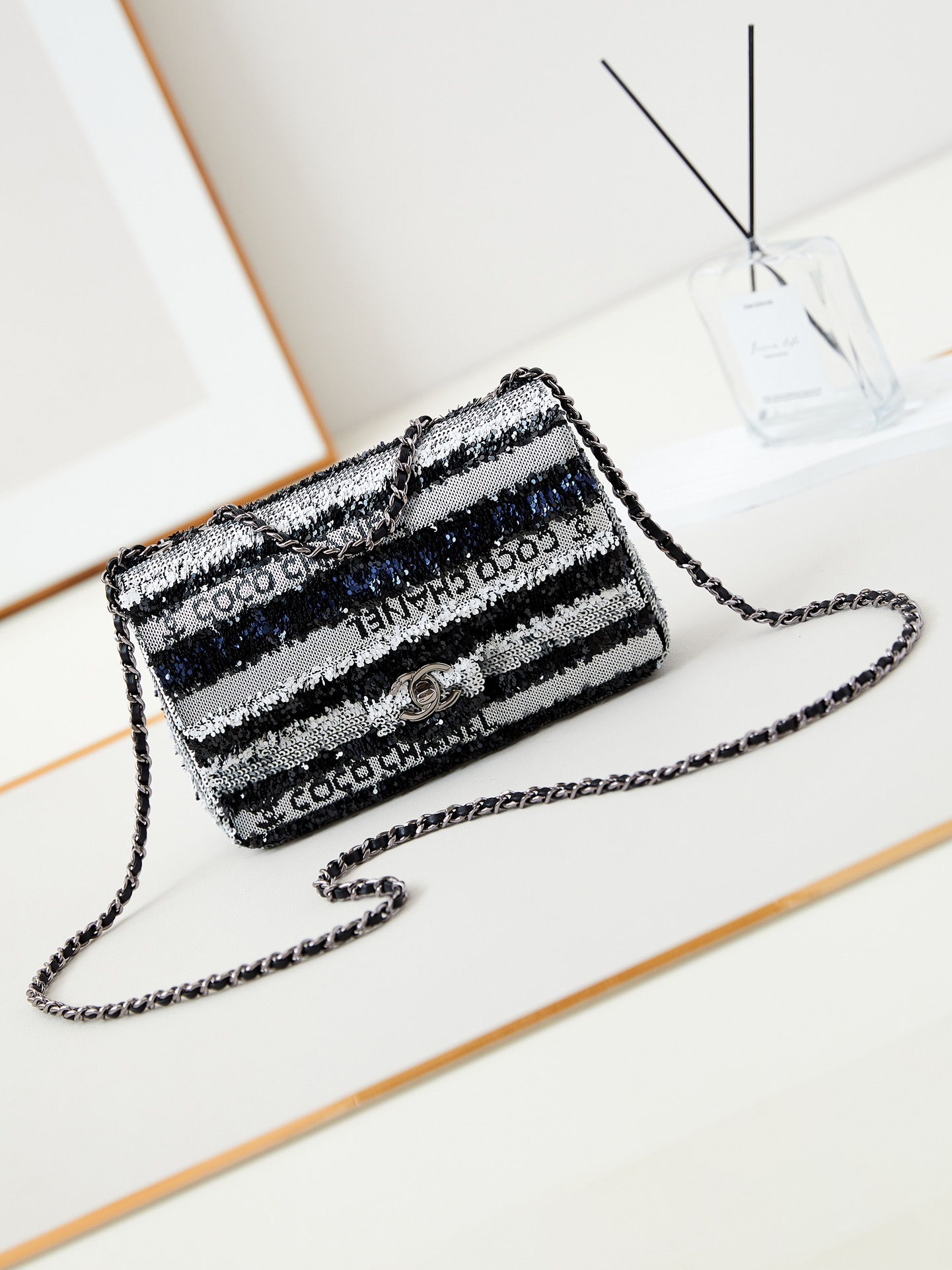 TOP CHANEL Flap Bag with Colorful Letter Sequins 14x20x8cm - 2 Color