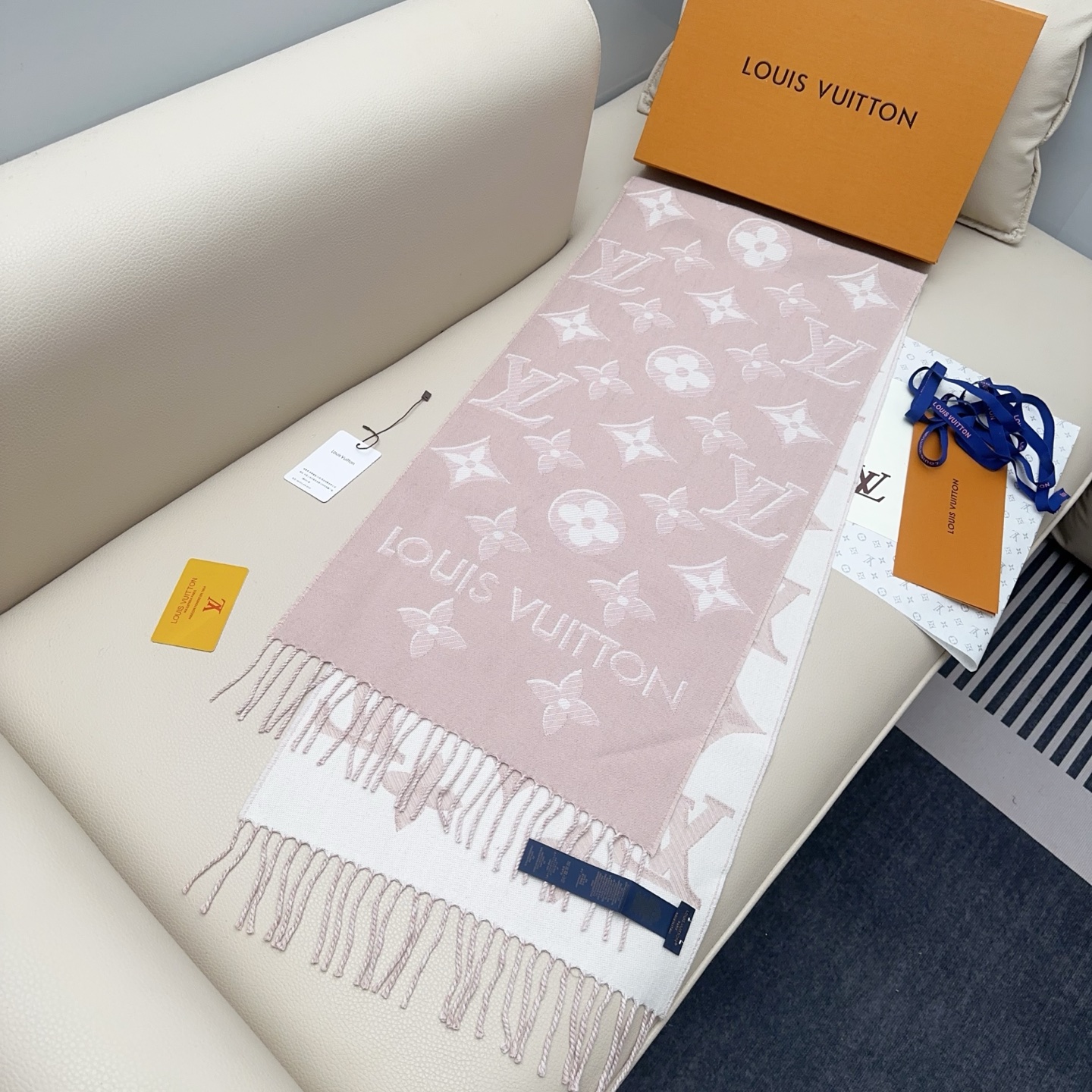 TOP Louis Vuitton LV Scarf 34 x 220 cm - 3 Color
