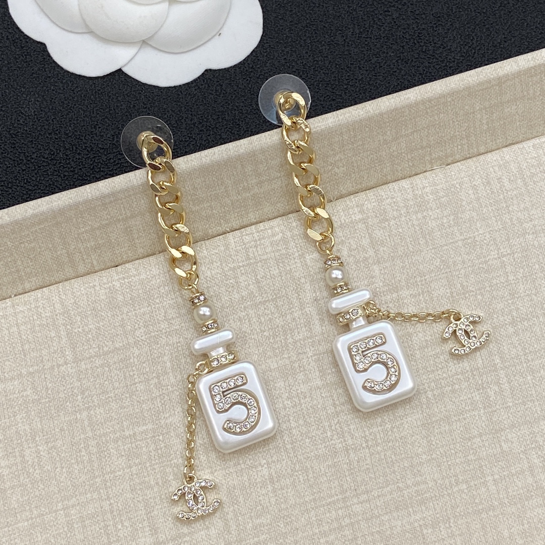 TOP CHANEL CC Earrings - Gold