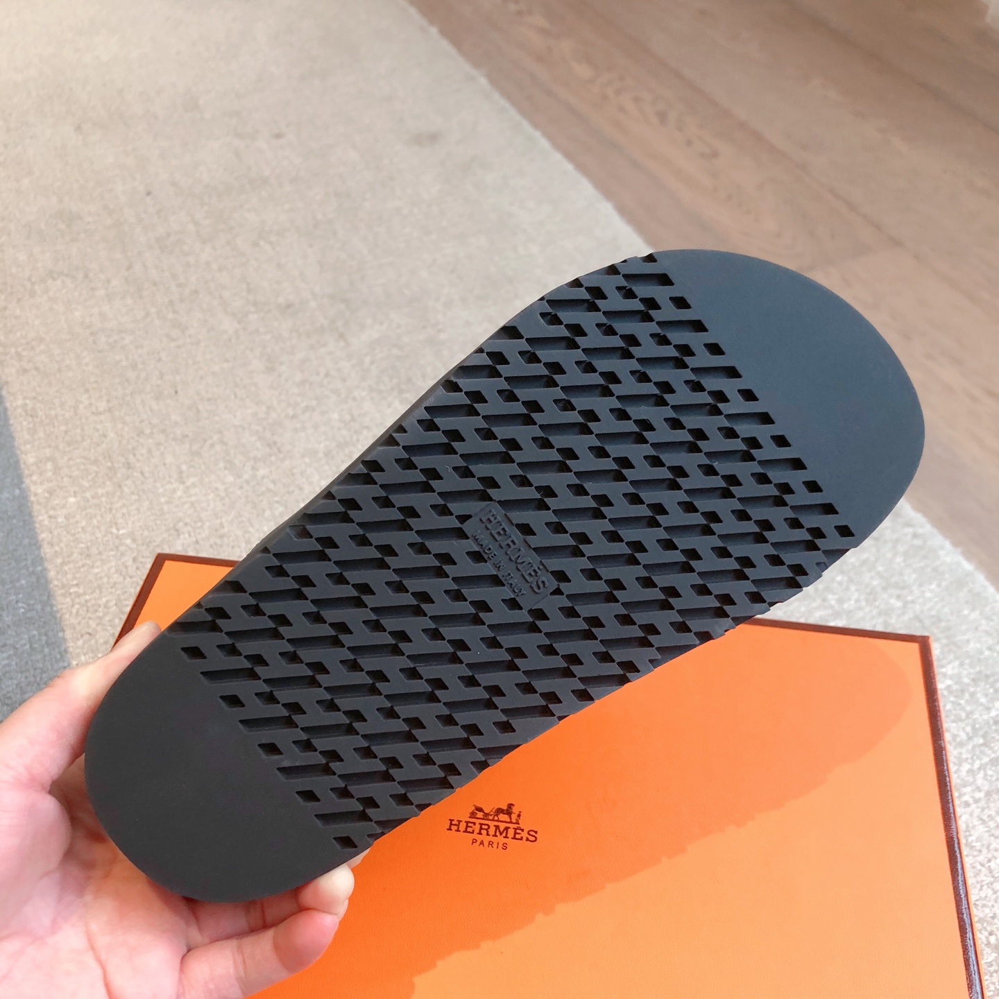 TOP HERMES Joyce Slippers- Black