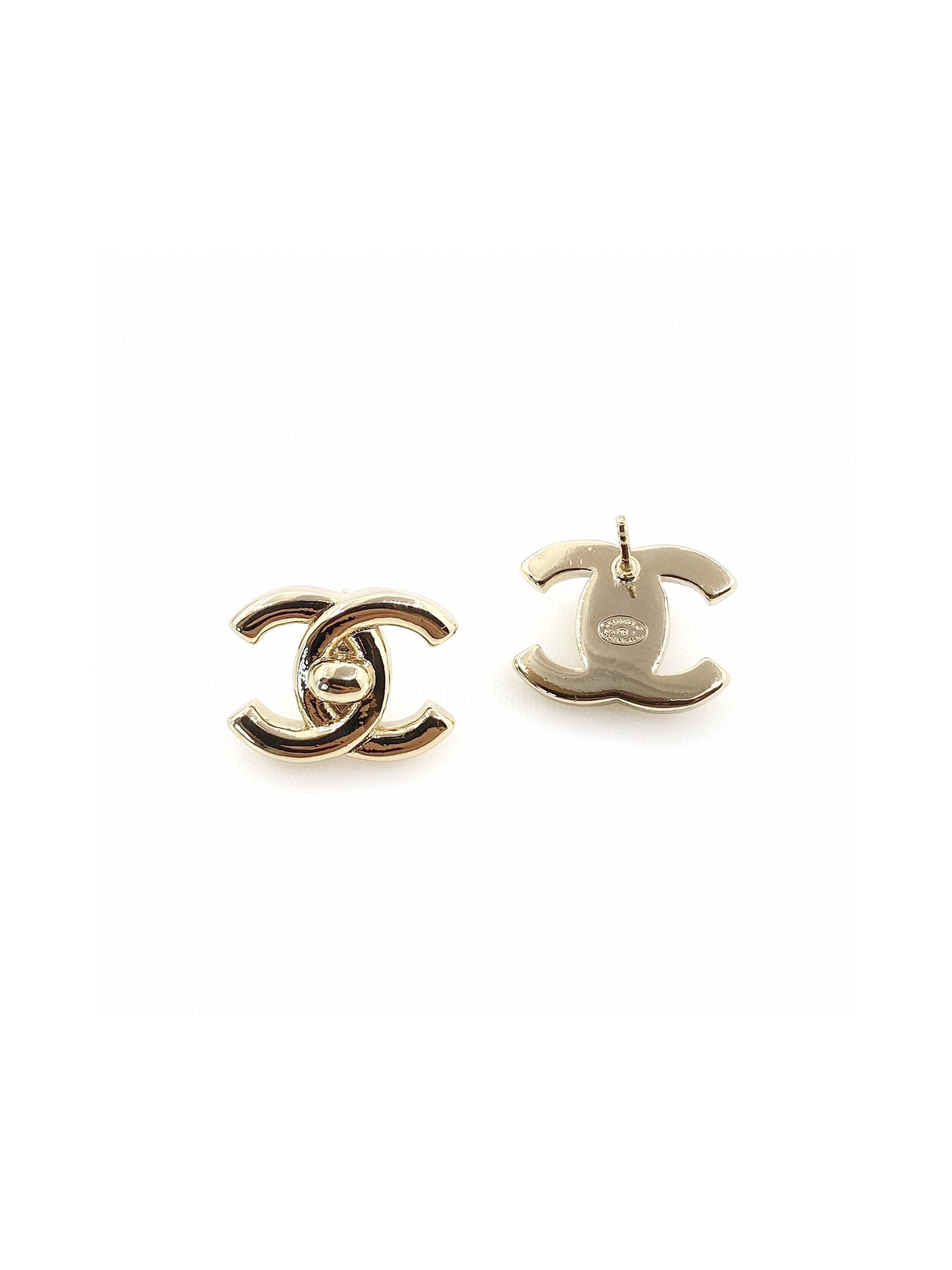 TOP CHANEL Logo Simple Brass Earrings