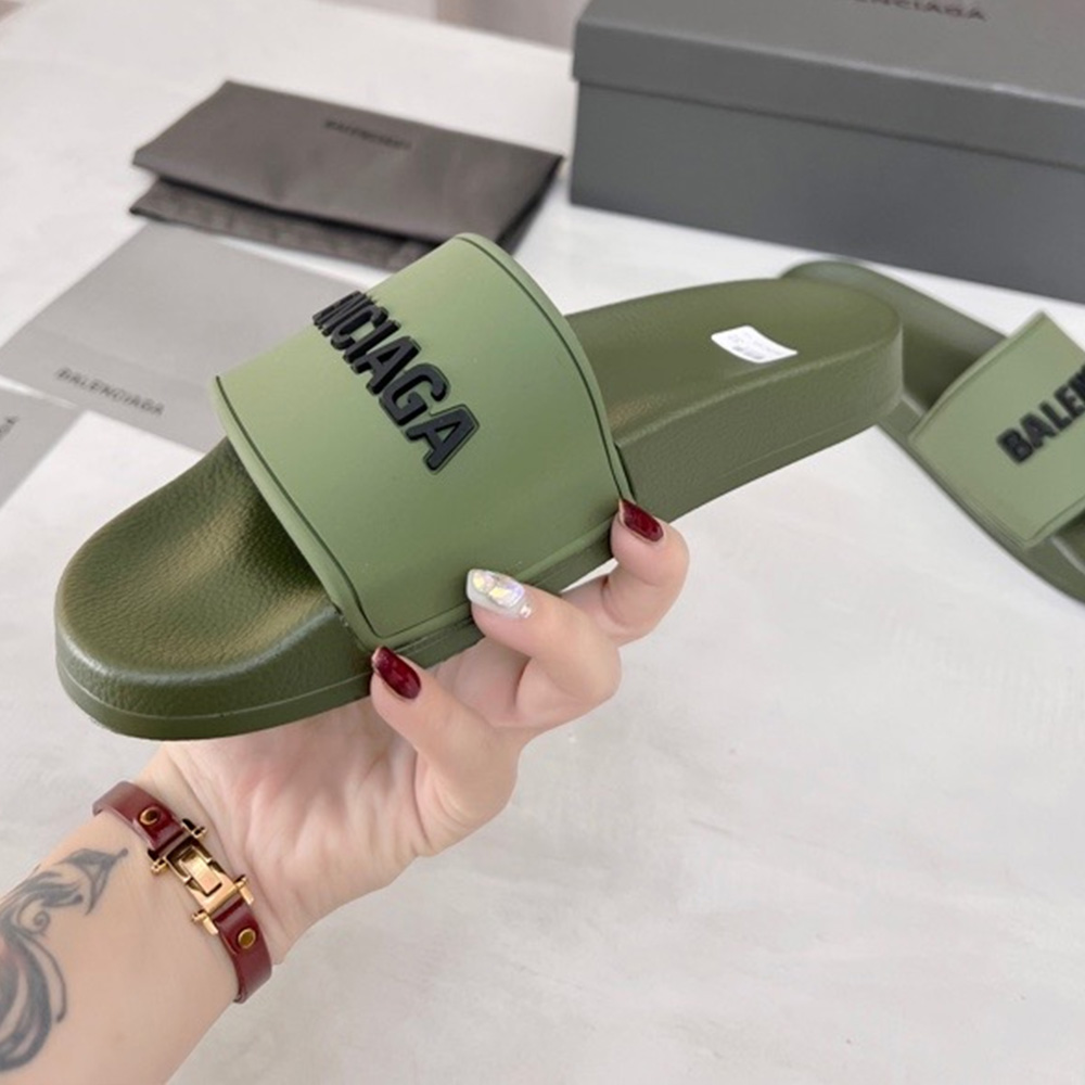 Balenciaga  Fashionable Flat Sandals Slide Sandal(Replica)