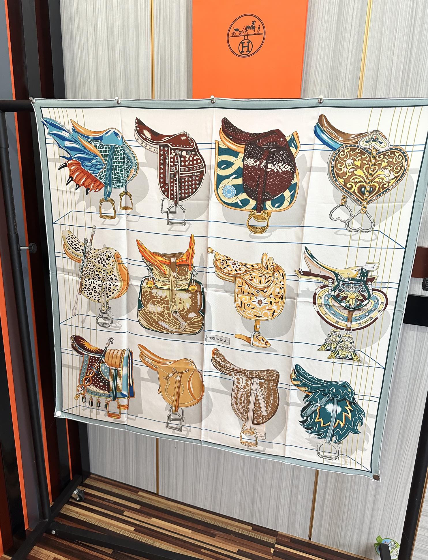 TOP HERMES Square Silk  Scarf 90x90cm - 2 Colors