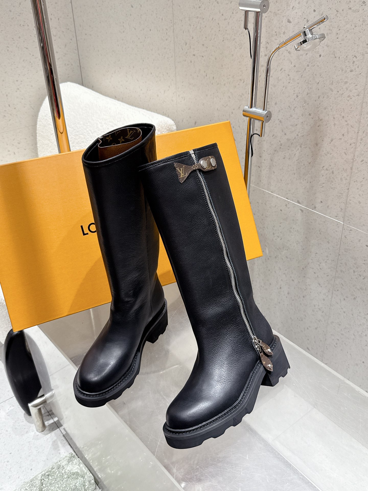 TOP Louis Vuitton LV Calfskin Long Boots - 2 Colors