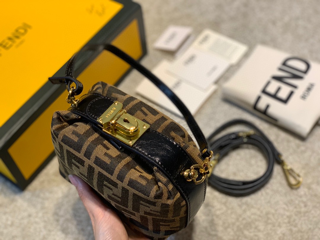 TOP FENDI Fend Mini Lunch Box Bag - Black