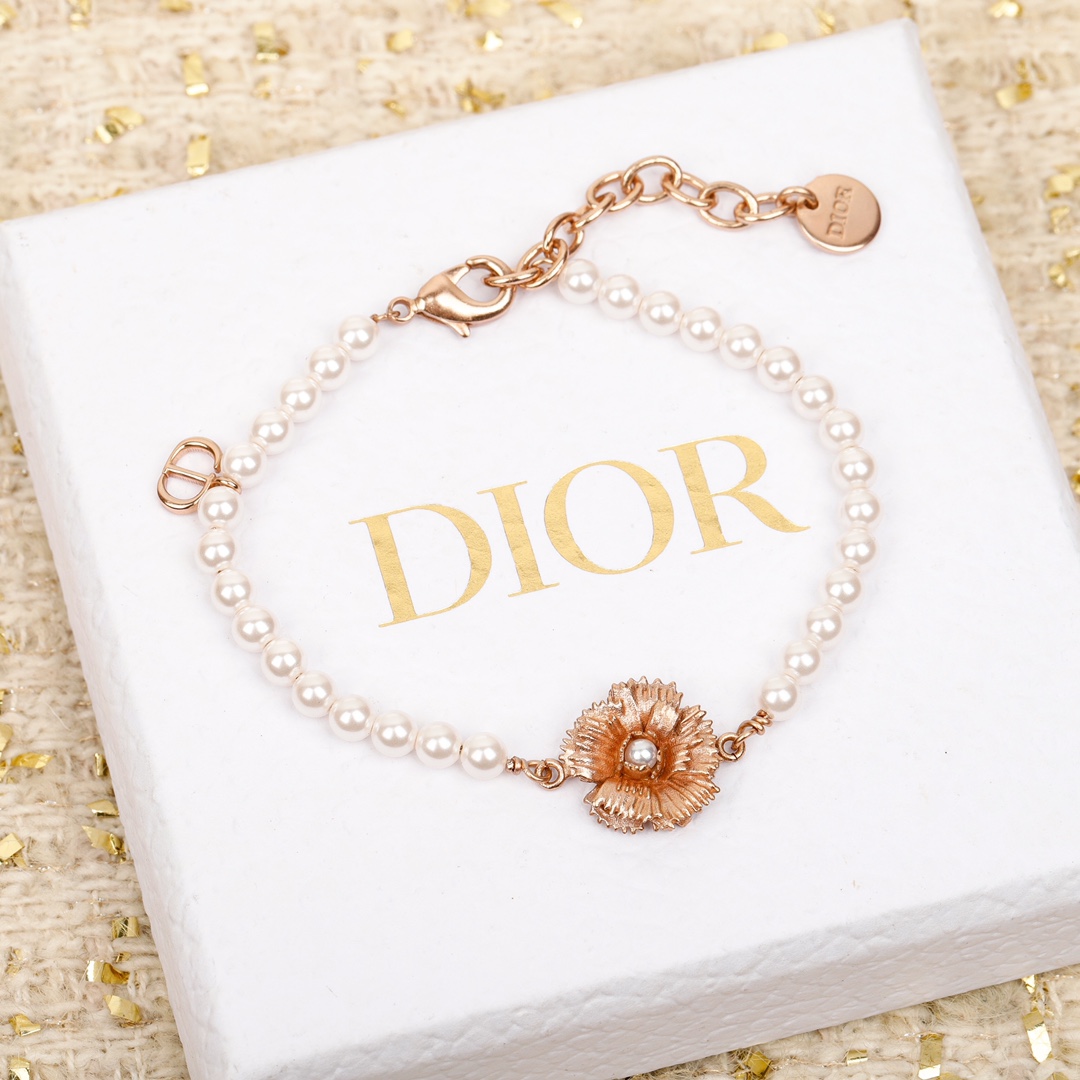 TOP Christian Dior Cornflower Pearl Bracelet - Gold