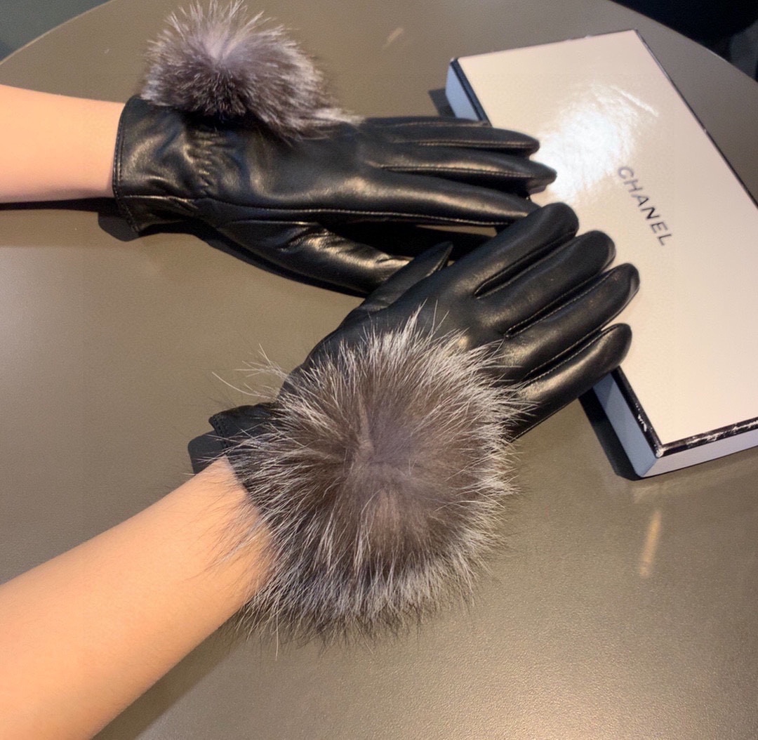 TOP CHANEL Gloves - 2 Color