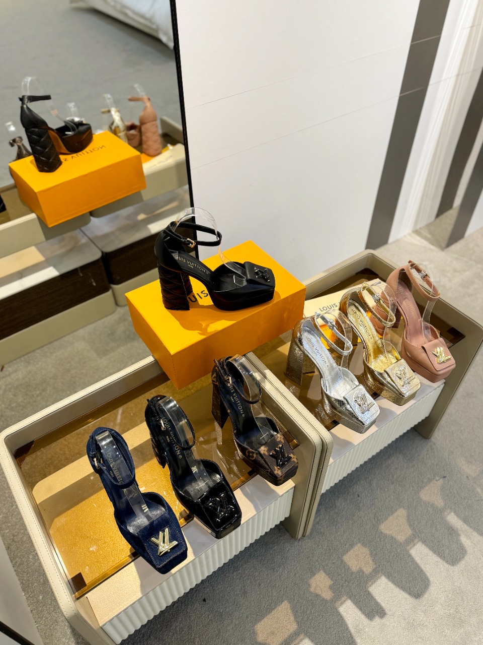 TOP Louis Vuitton LV Pumps - 7 Color