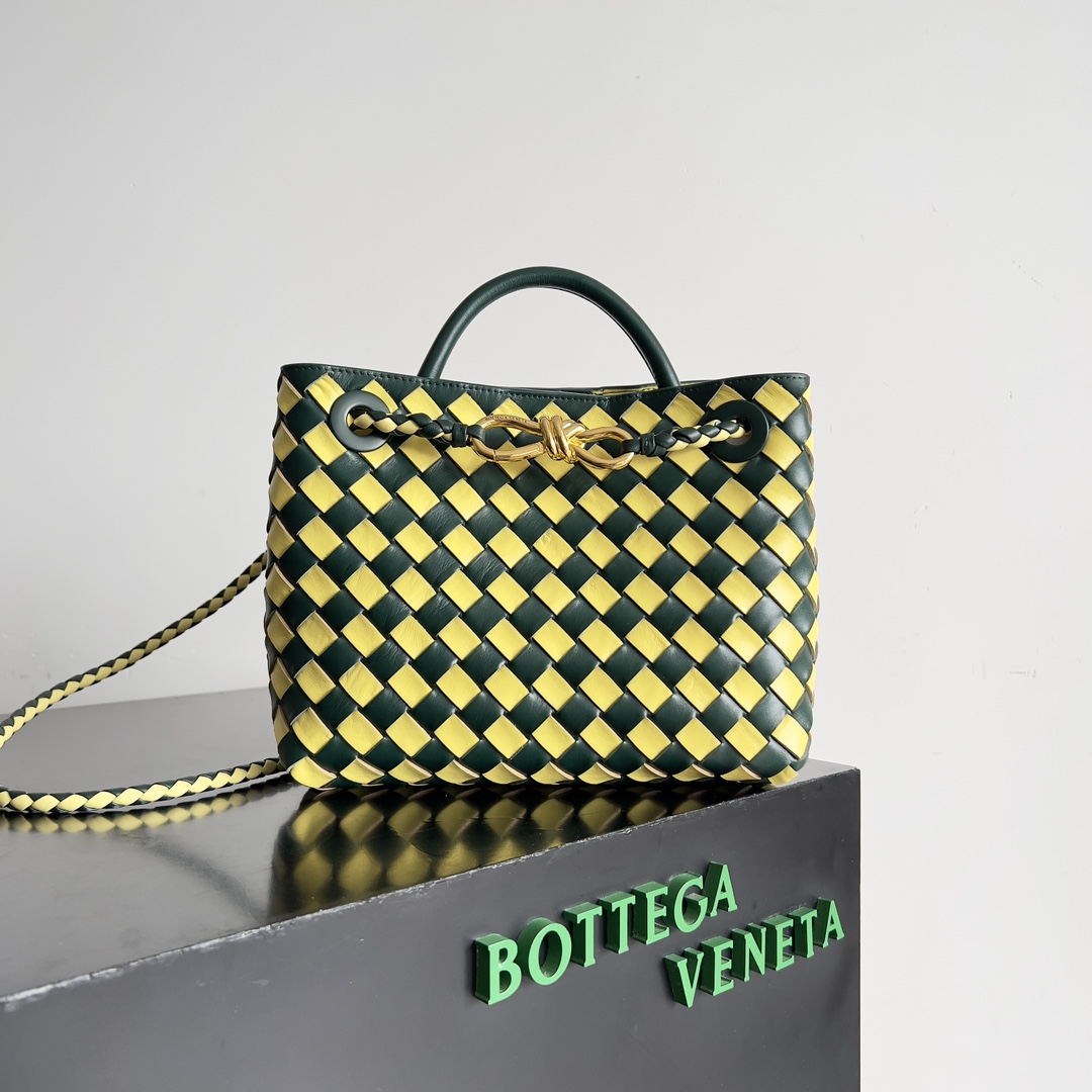 TOP Bottega Veneta BV Andiamo Bags Woven Handbags - 2 Colour
