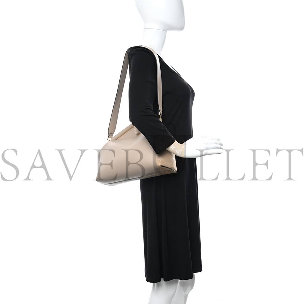 FENDI SHINY NAPPA MEDIUM FENDI FIRST POUDRE (32.5*23.5*15cm)