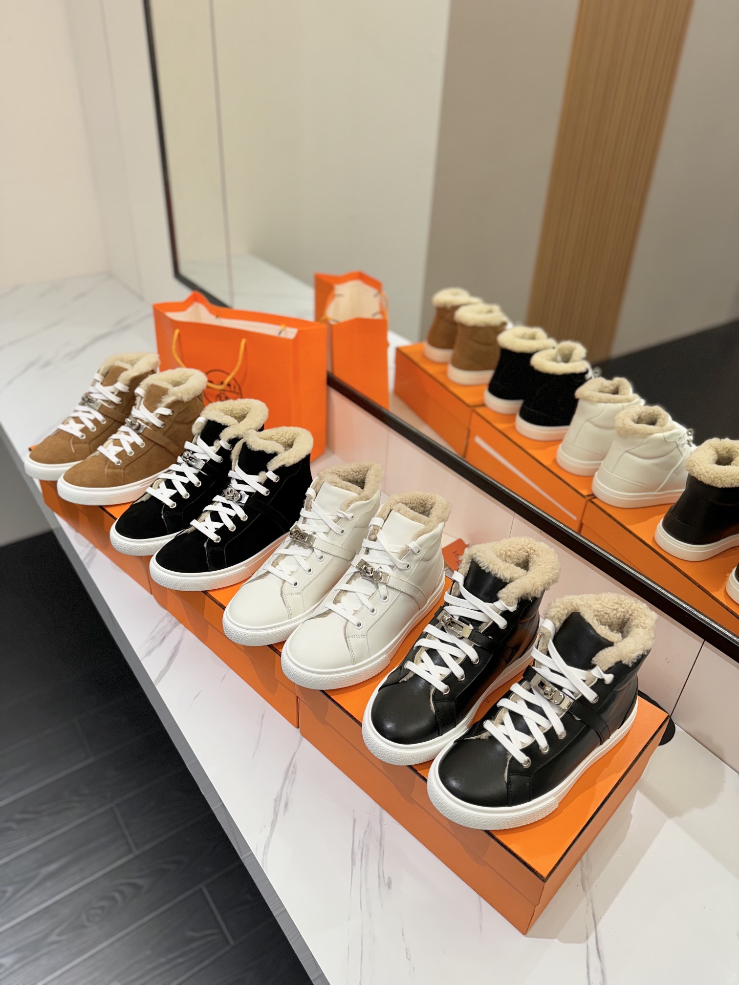 TOP HERMES Shoes - 4 Colors