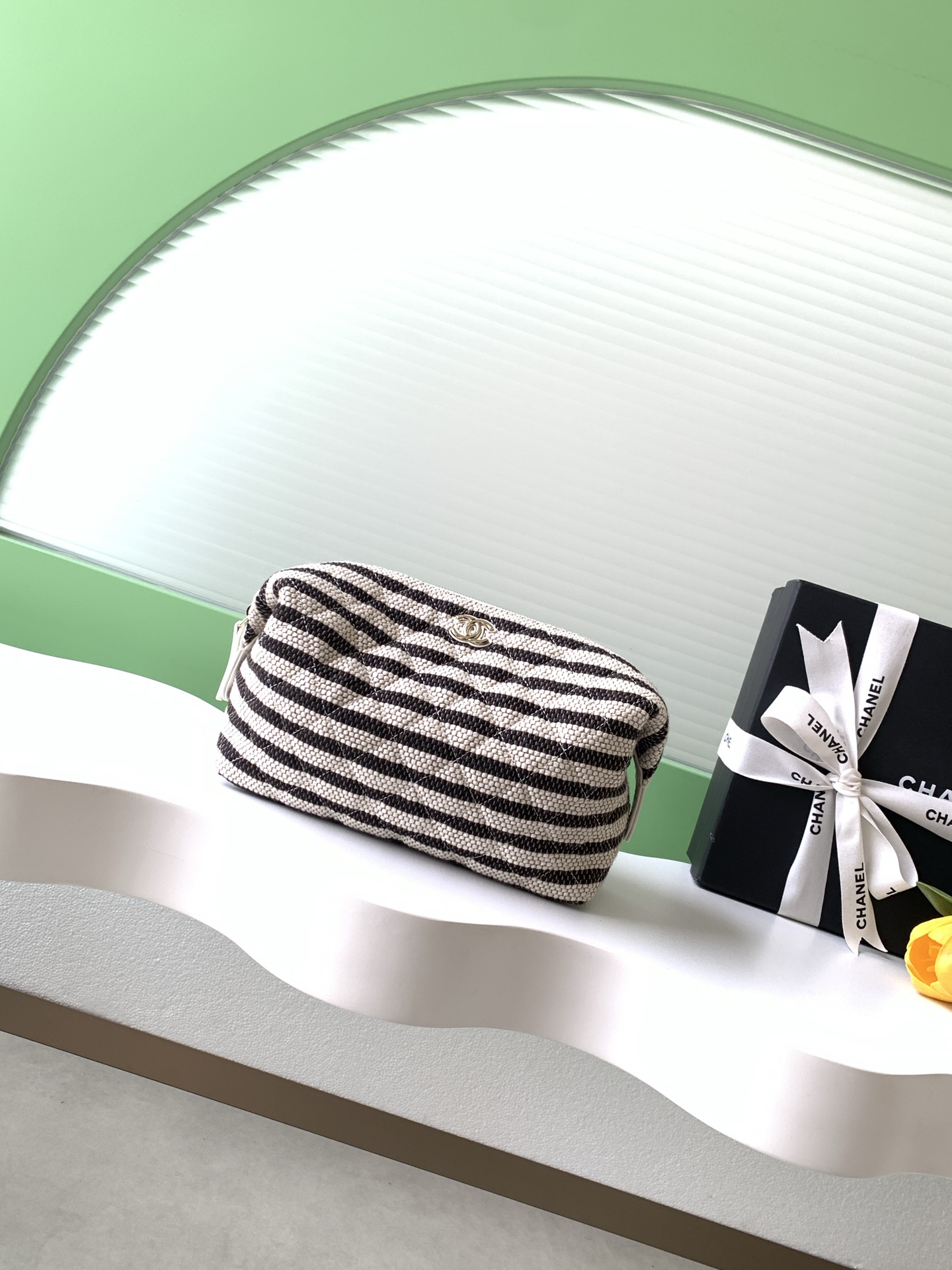 TOP CHANEL 26C Series Woven Striped Clutch  11-22-9 cm - 3 Colors
