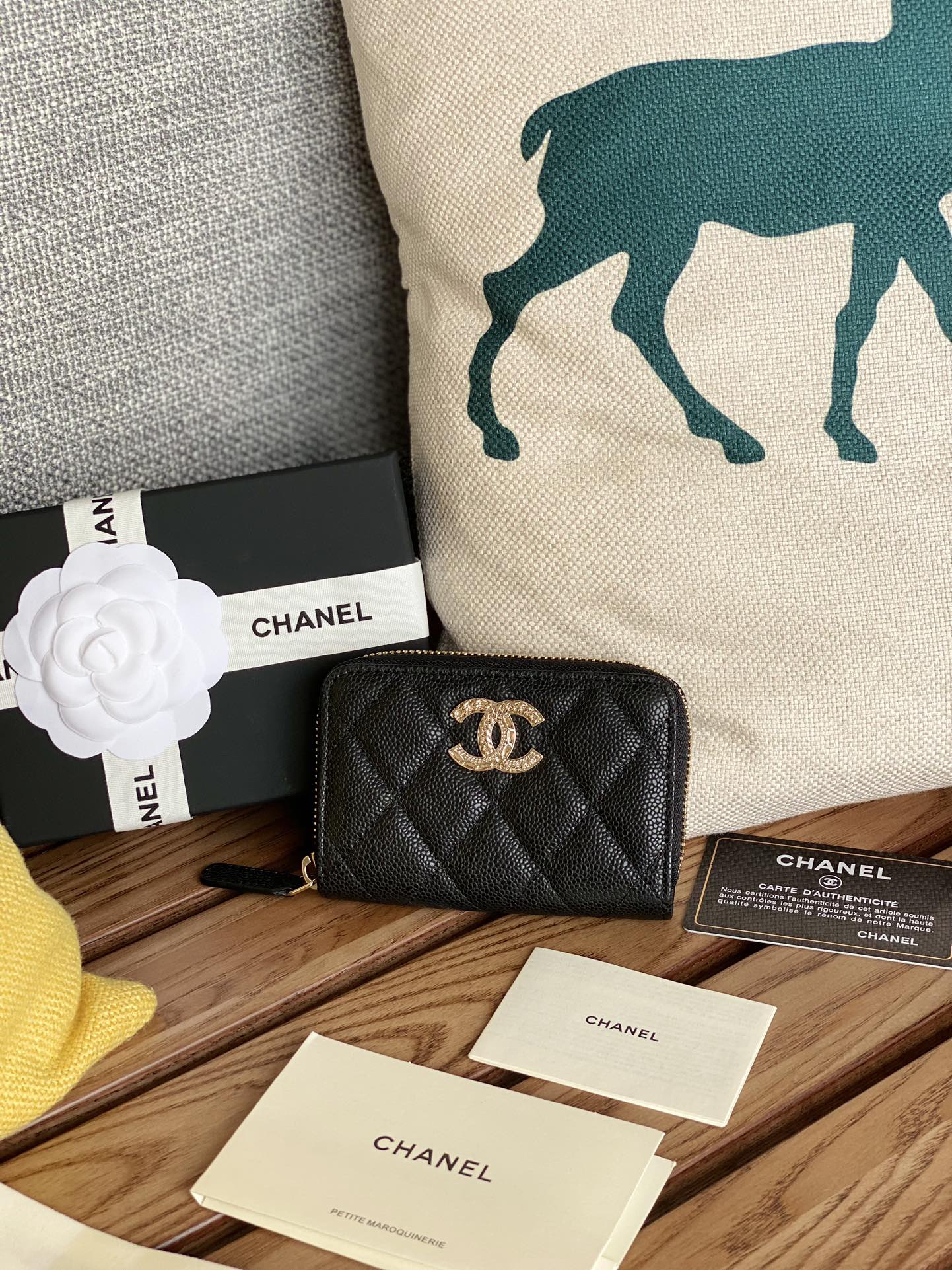 TOP CHANEL Caviar Wallets - GHW - 6 Colors