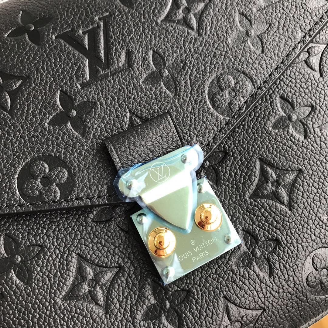 TOP Louis Vuitton LV £V Empreinte Pochette Metis 25X19X7cm - Black