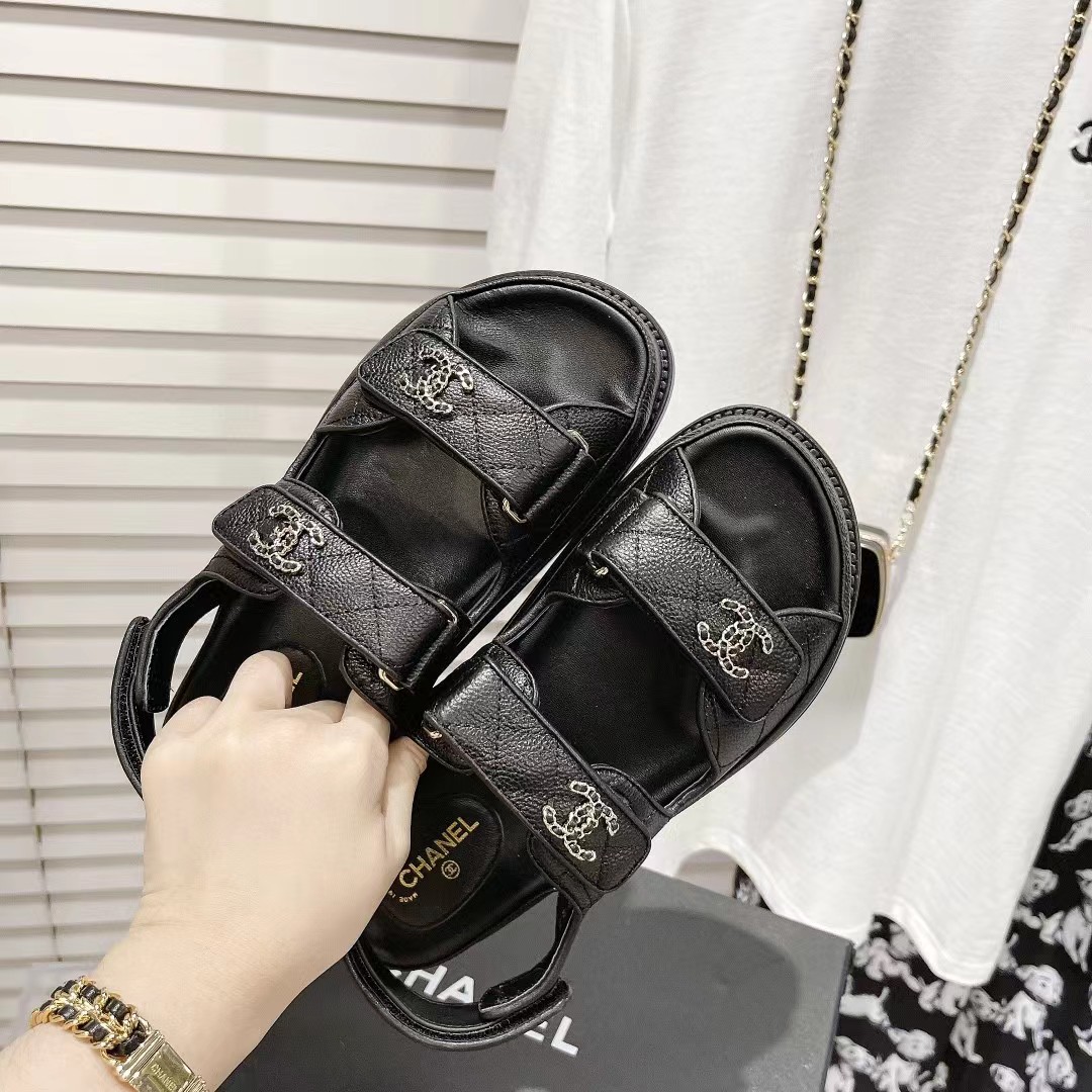 Top CHANEL Leather Sandals - 2 Color