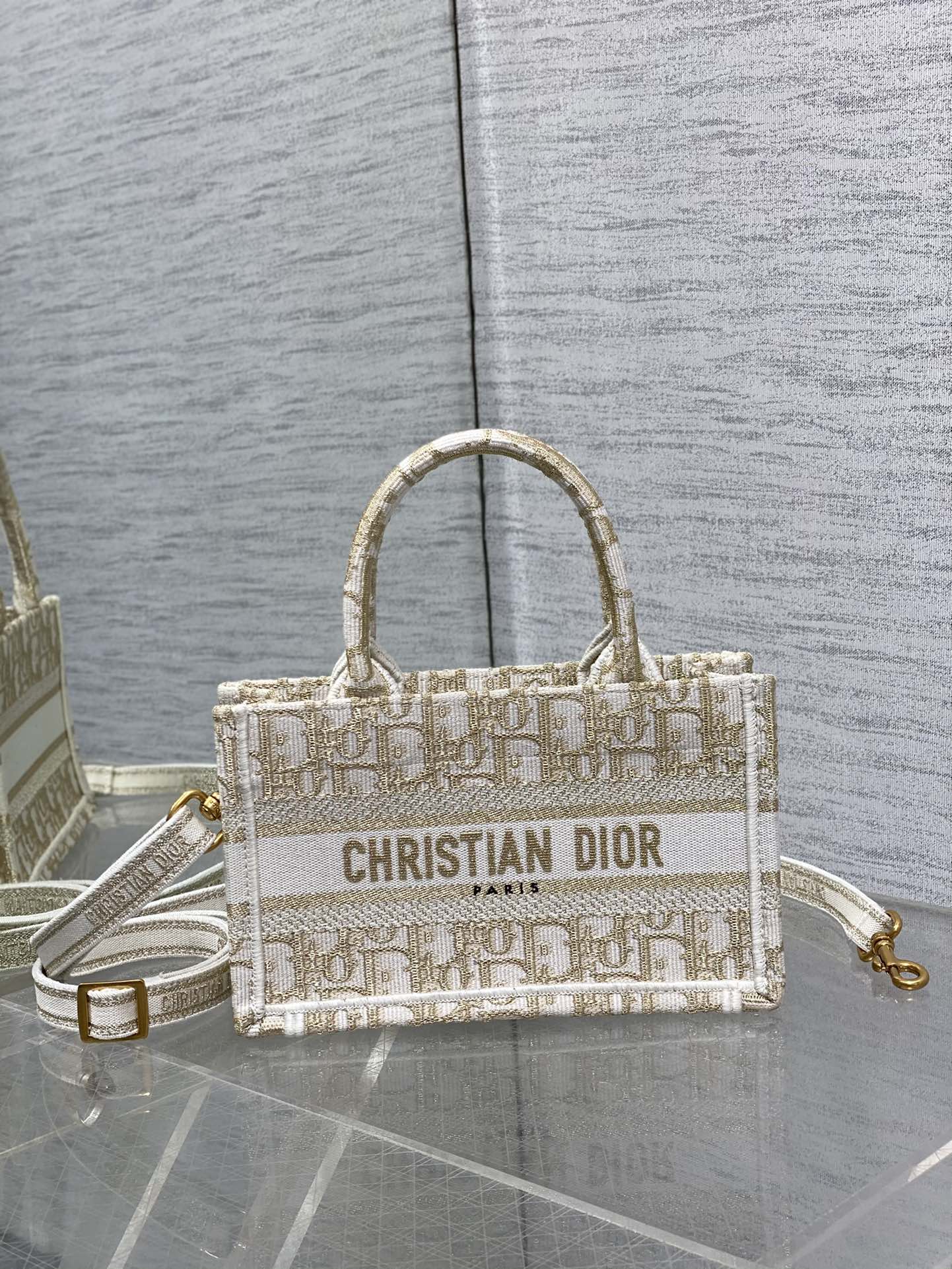 TOP Christian Dior Book Tote Bag Monogram Mini 21.5*13*7.5cm