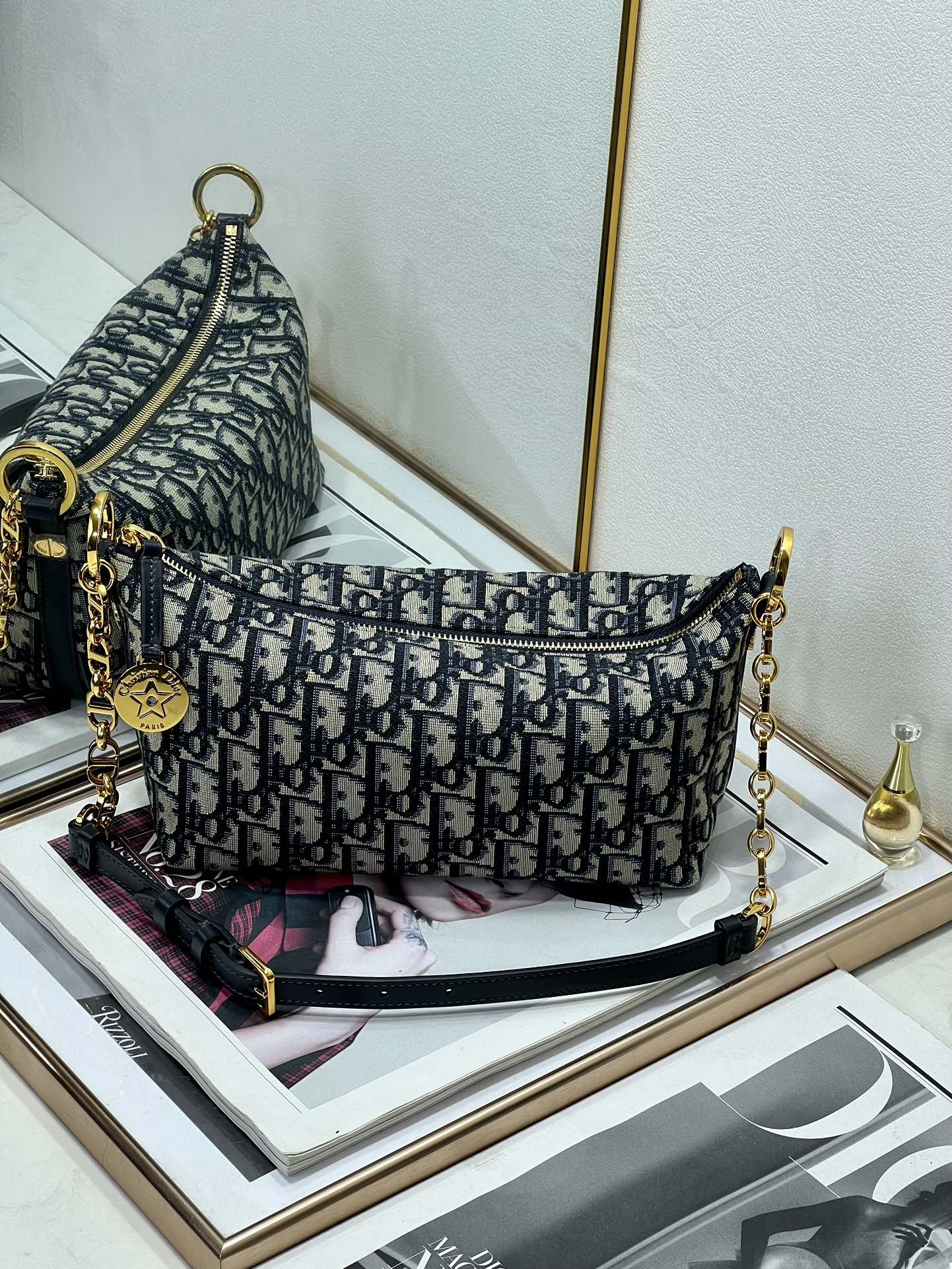 TOP Christian Dior Oblique Printed Hobo Bag 28.5x14.5x10cm - GHW