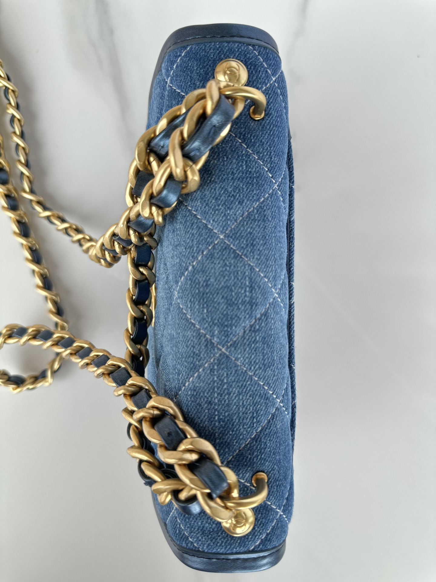 TOP CHANEL Small Messenger Bag 20x16x7.5cm - Denim