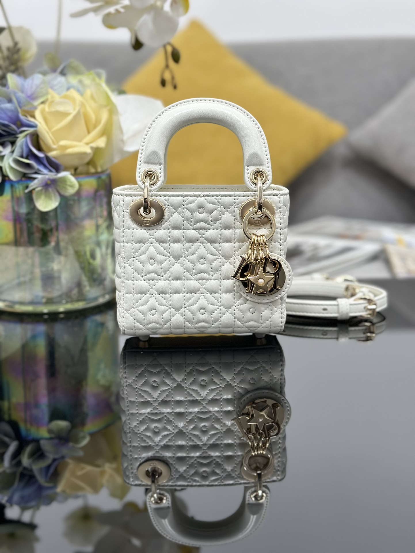 TOP Christian Dior Lady Lucky Star Leather Bag 17*7*15cm - White&GHW