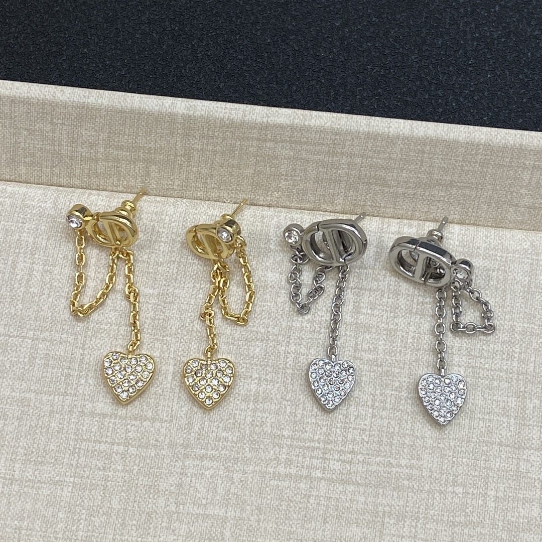 TOP Christian Dior Love Earrings - 2 Color