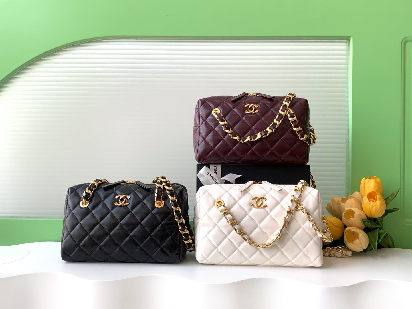TOP CHANEL Bowling Bag Lambskin 15x25x11 cm - 3 Color