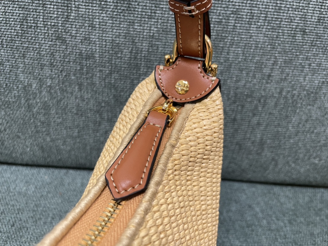 TOP FENDI Small Straw Weaving Fendigraphy Bags 10×29×24.5cm - Beige&GHW