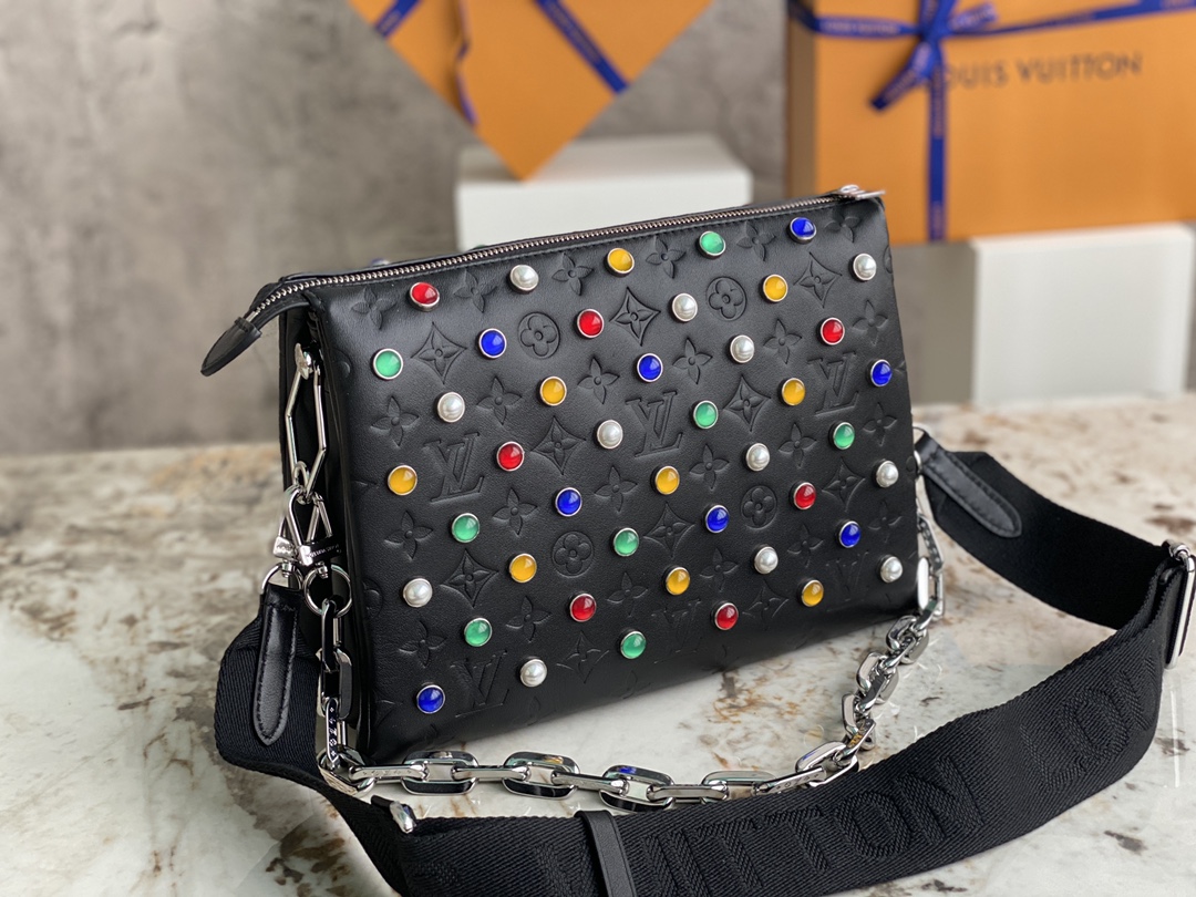 TOP Louis Vuitton LV Coussin Bag Vuittamins Capsule Collection 26x20x12cm - Black